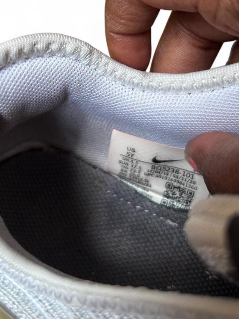 Nike Air VaporMax Flyknit 3 White Silver Running Sneakers Gym Futuristic Bubble - Picture 5 of 6